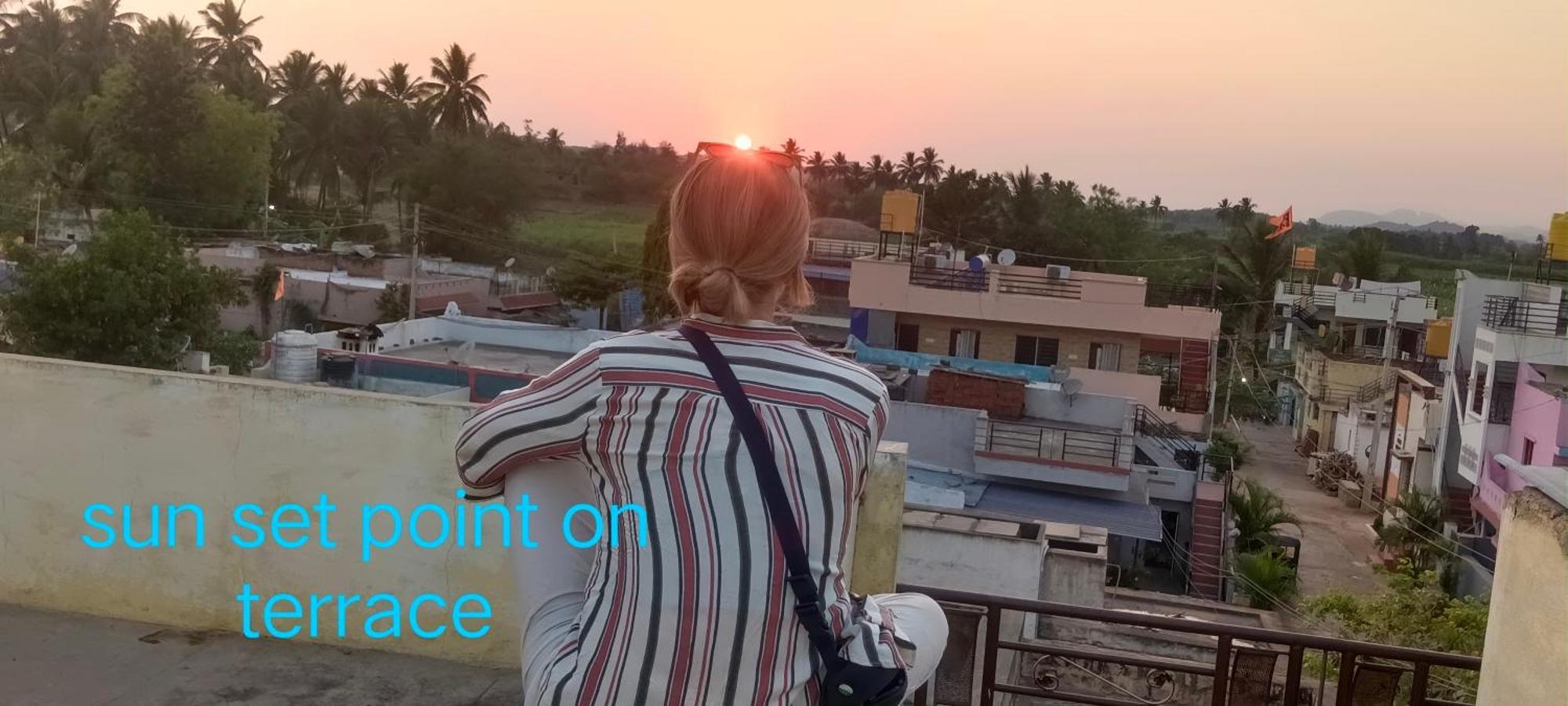 Lohit Homestay Hampi Extérieur photo